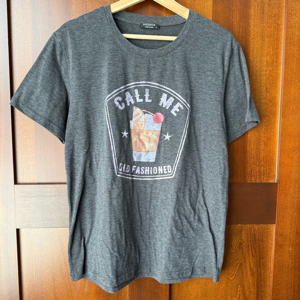 Call Me Old Fashioned Gray Tee Size Large